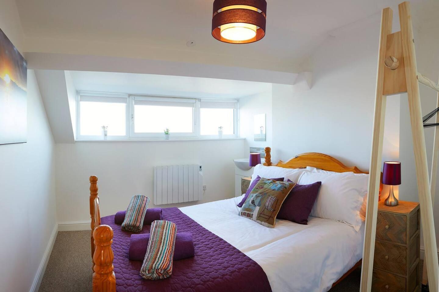Denelea - Stunning Sea Views! Apartment Скарбъро Екстериор снимка